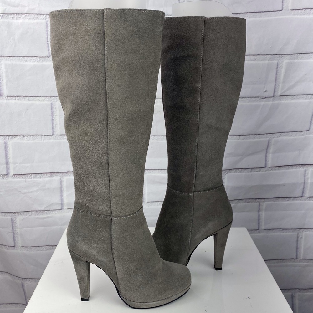 Type Z sz 6 gray suede lined heeled tall boots